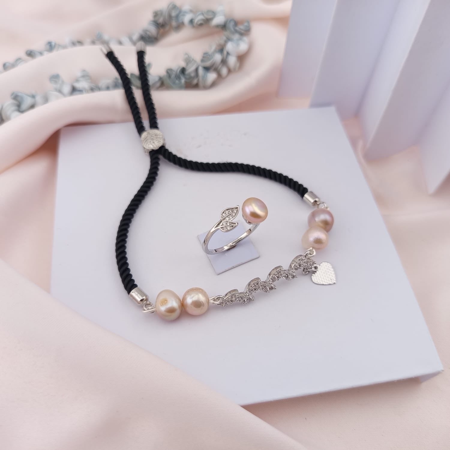 Set Perhiasan Seri A-010